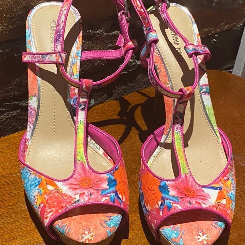 Gianni Bini Floral Print Heels, Sz 8